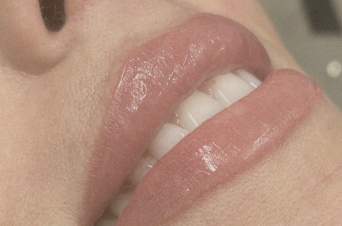 Lip blush